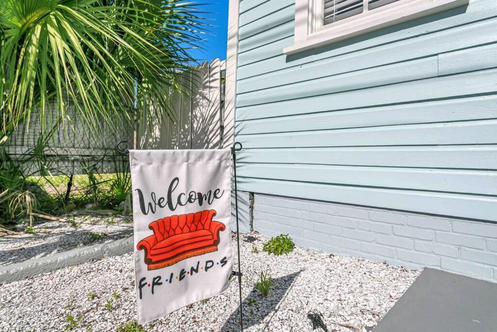 تامبا Friends Airbnb Themed 2Bed 2Bath Walkable To All Of Ybor المظهر الخارجي الصورة